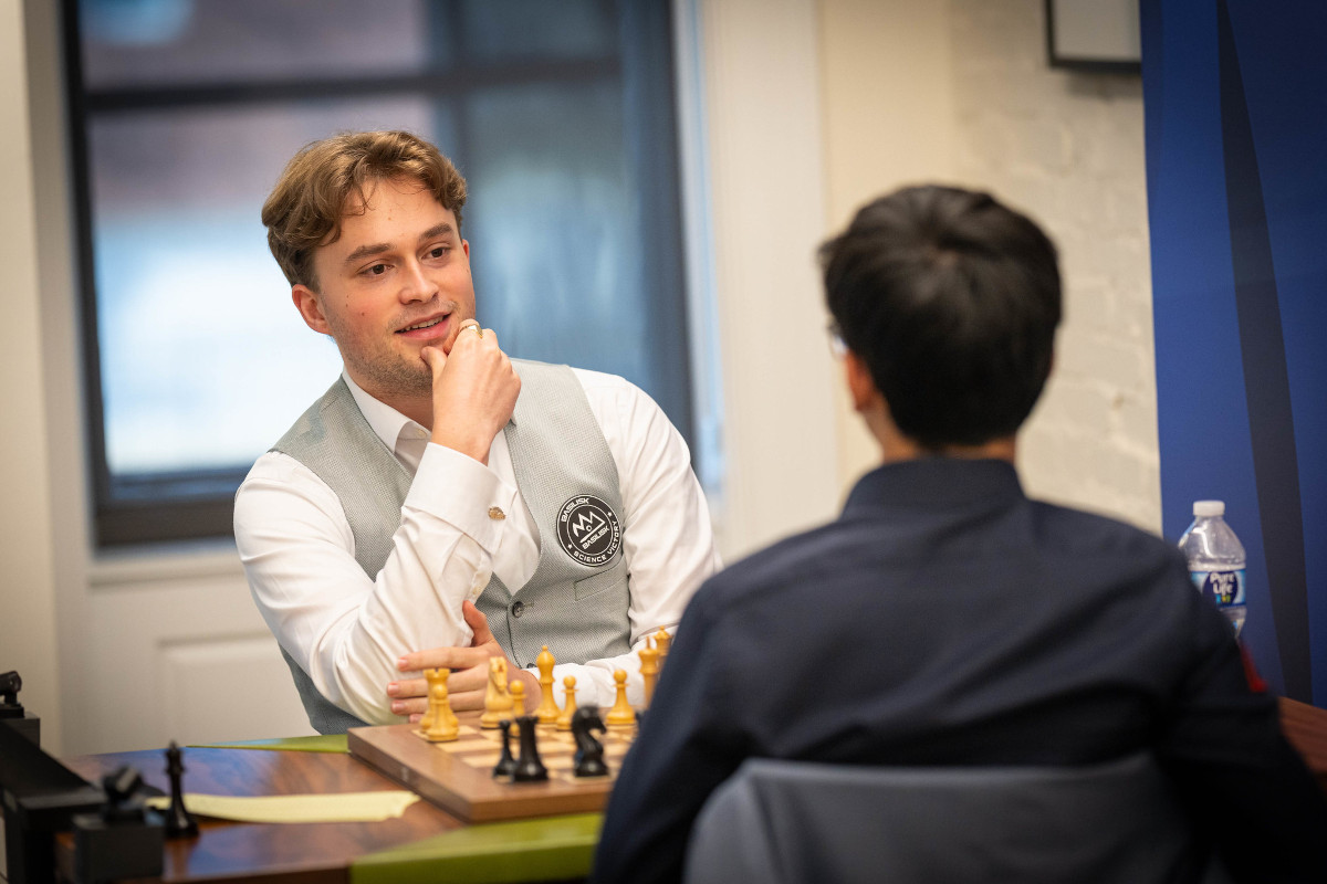 sinquefield cup: keymer og caruana score, MVL bommer på vinnersjanse